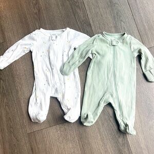 2 pack sleepers, carters, like new, newborn